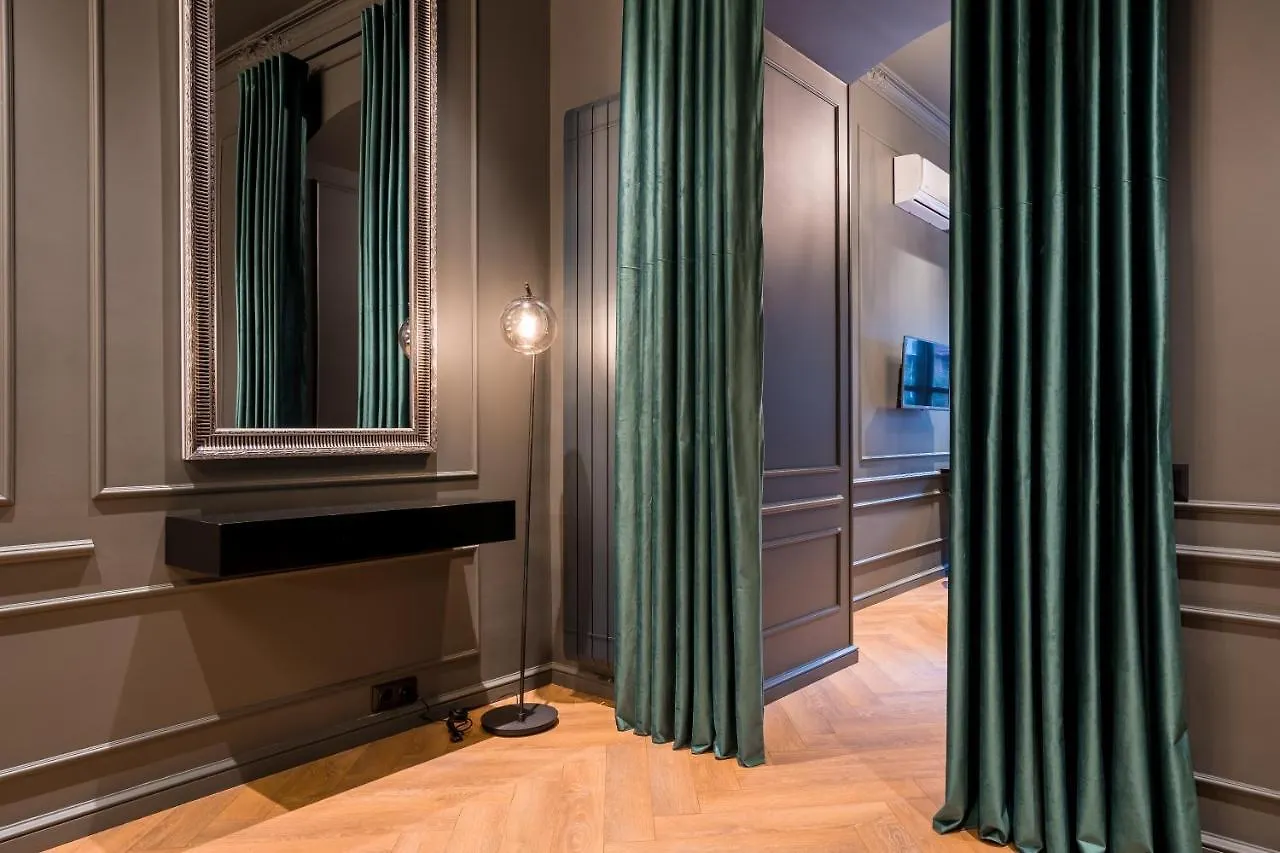 Emerald Deluxe Apartment - City Center Tbilisi