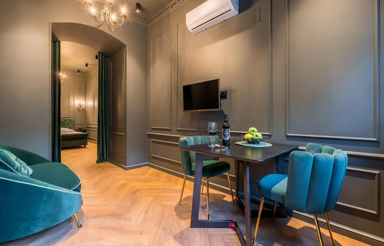 Emerald Deluxe Apartment - City Center Tbilisi